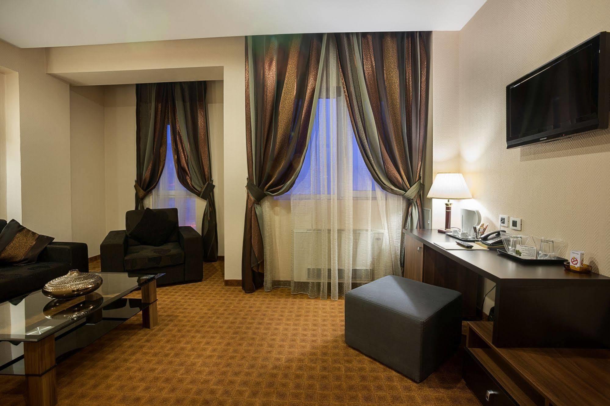 Inter Business Bucharest Hotell Eksteriør bilde