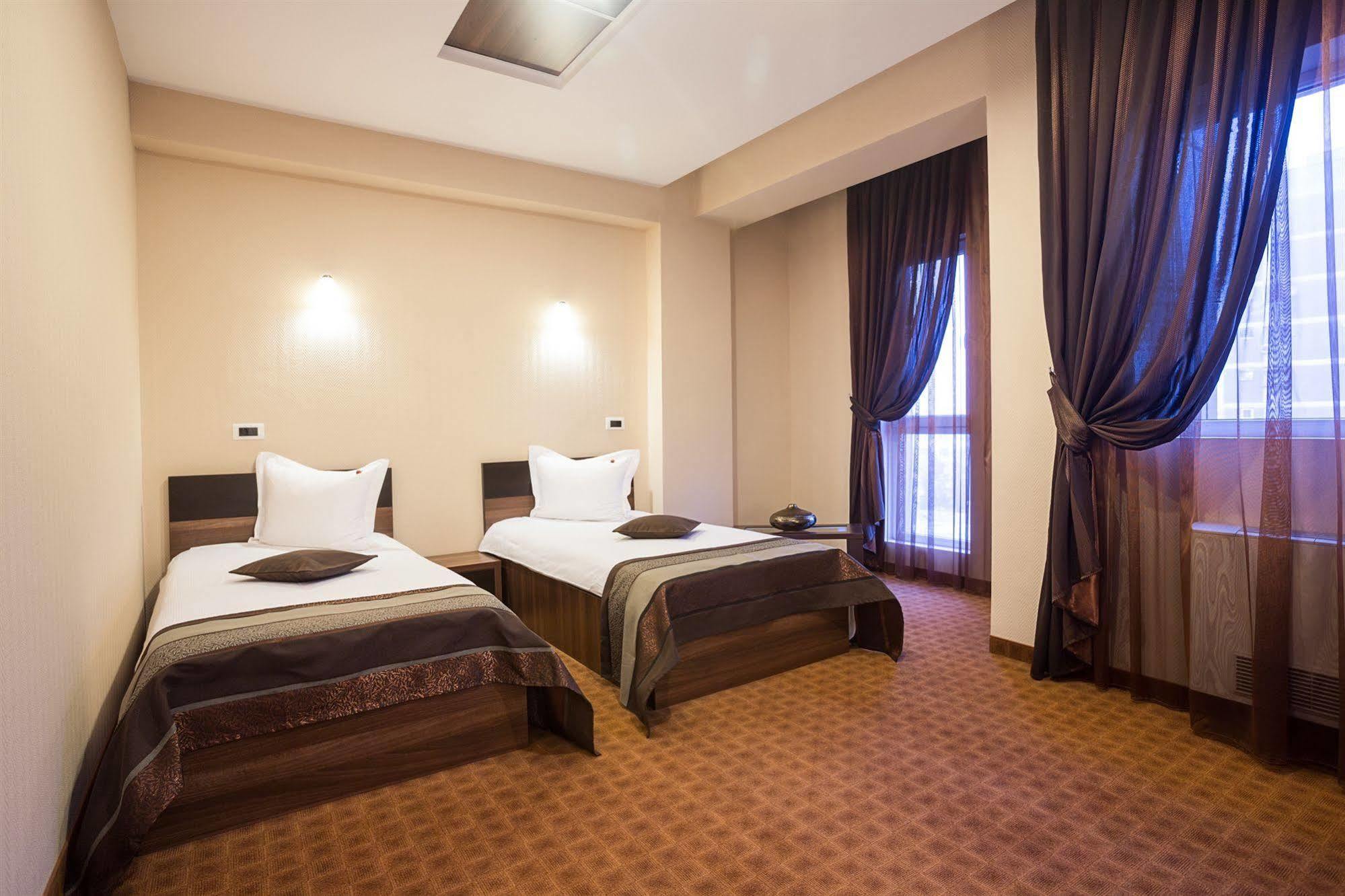 Inter Business Bucharest Hotell Eksteriør bilde