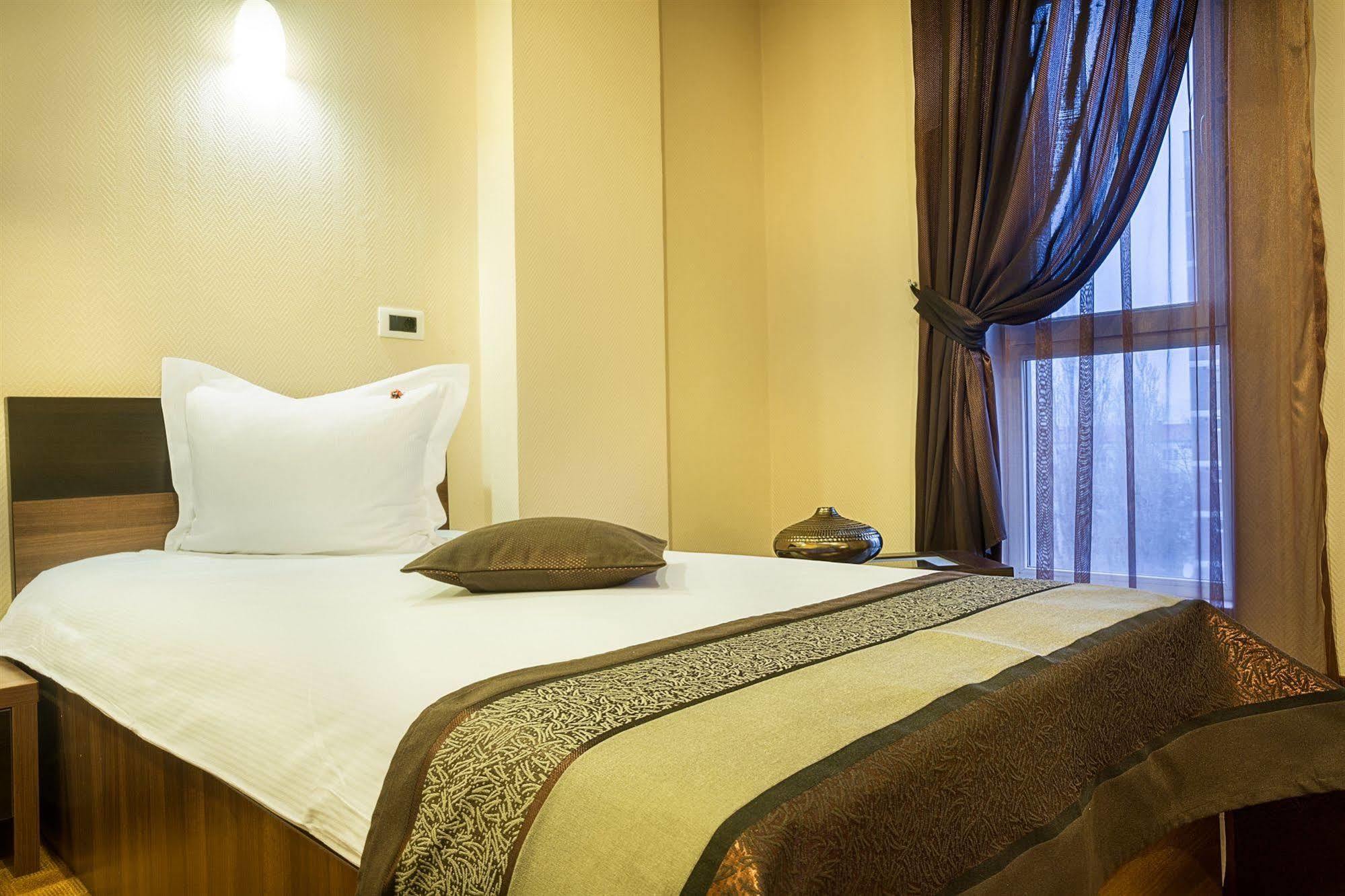 Inter Business Bucharest Hotell Eksteriør bilde